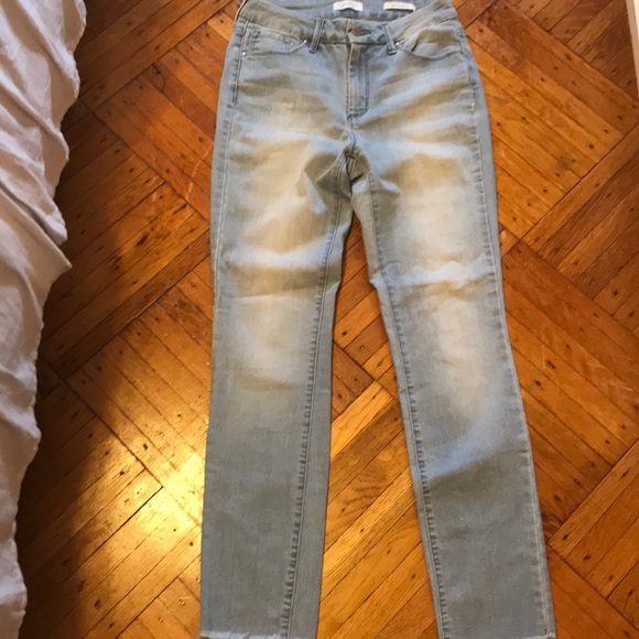 Jessica Simpson Denim - Jessica Simpson Sz 28 Highrise Stretch Crop Jeans